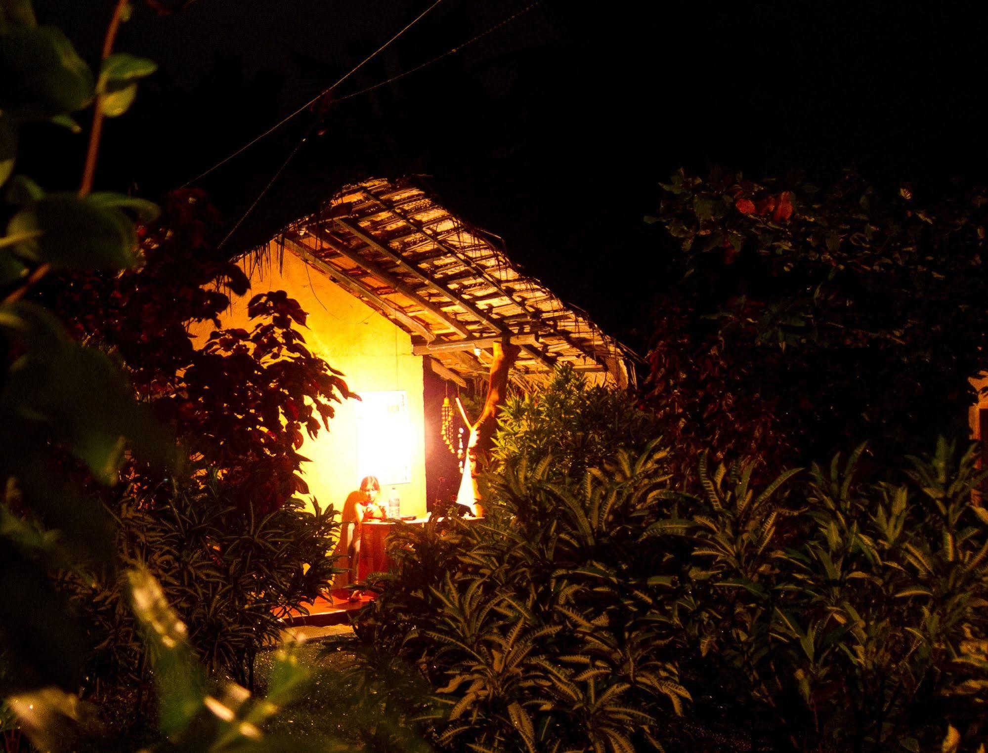 自然小屋住宿加早餐旅馆 Kanattegoda 外观 照片